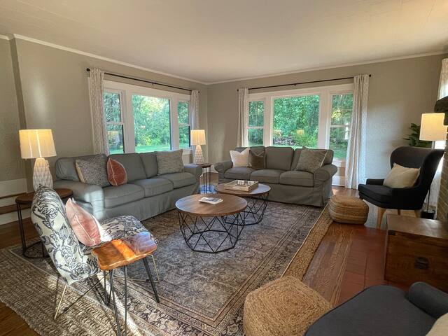 Dog Friendly, Hot Tub & Fire Pit gallery image 5