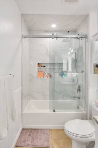 Designer Loft in Playa Vista gallery image 5