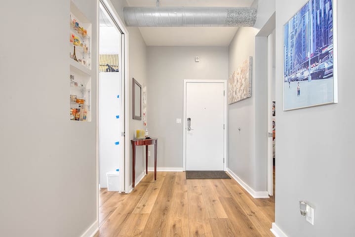 Designer Loft in Playa Vista gallery image 2