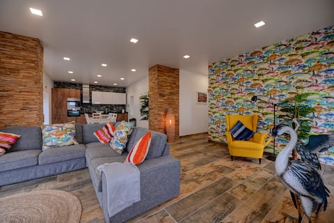 Fountain Terrace View House