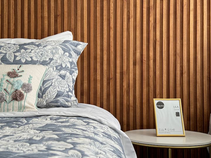 יש בו טלוויזיה 43 אינץ'