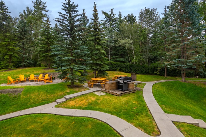 B211- Aircon Hottub Stunning View & Free Parking