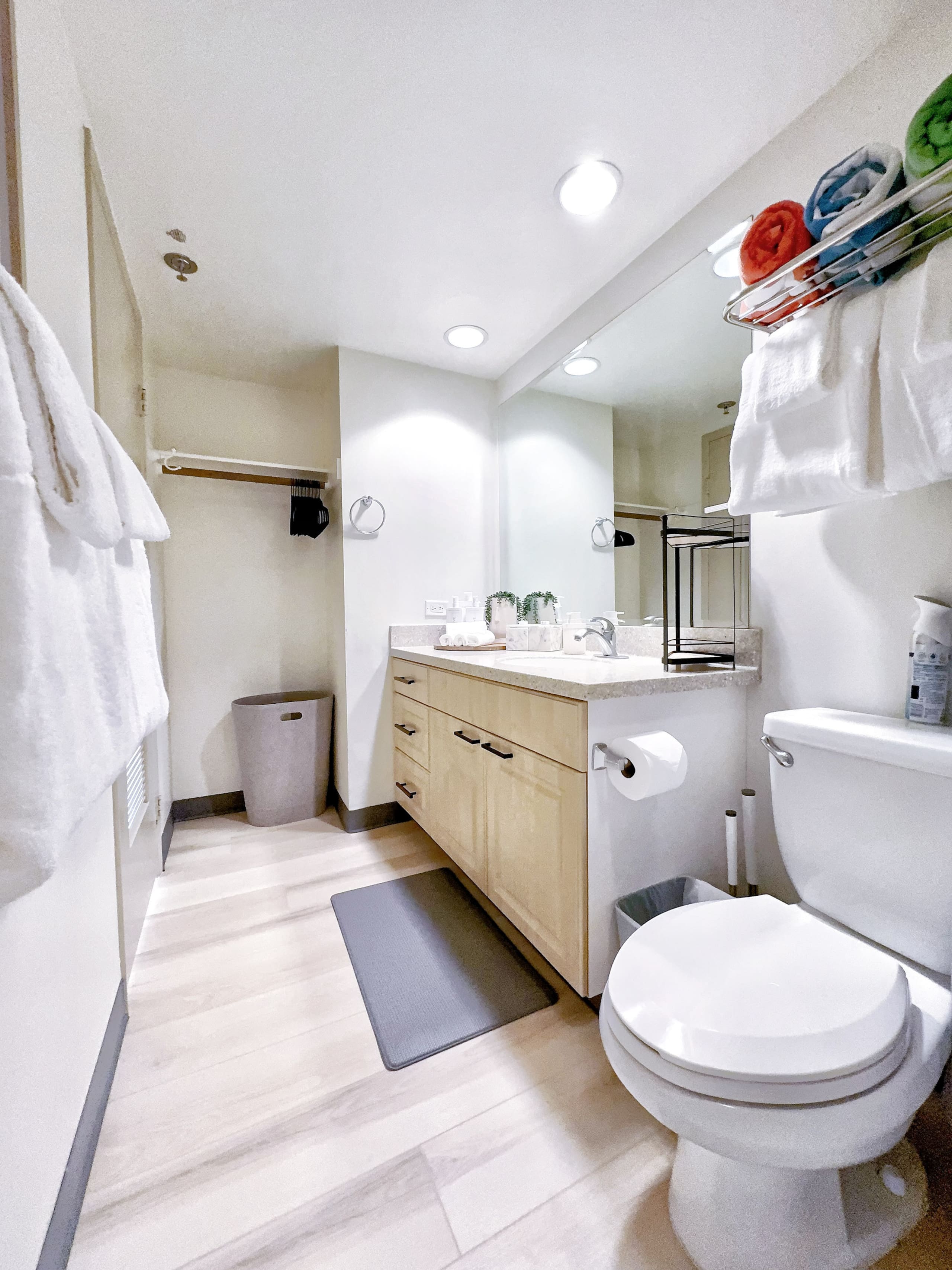 New! Mid-Century Island Style 1BR Condo~ - Image 44