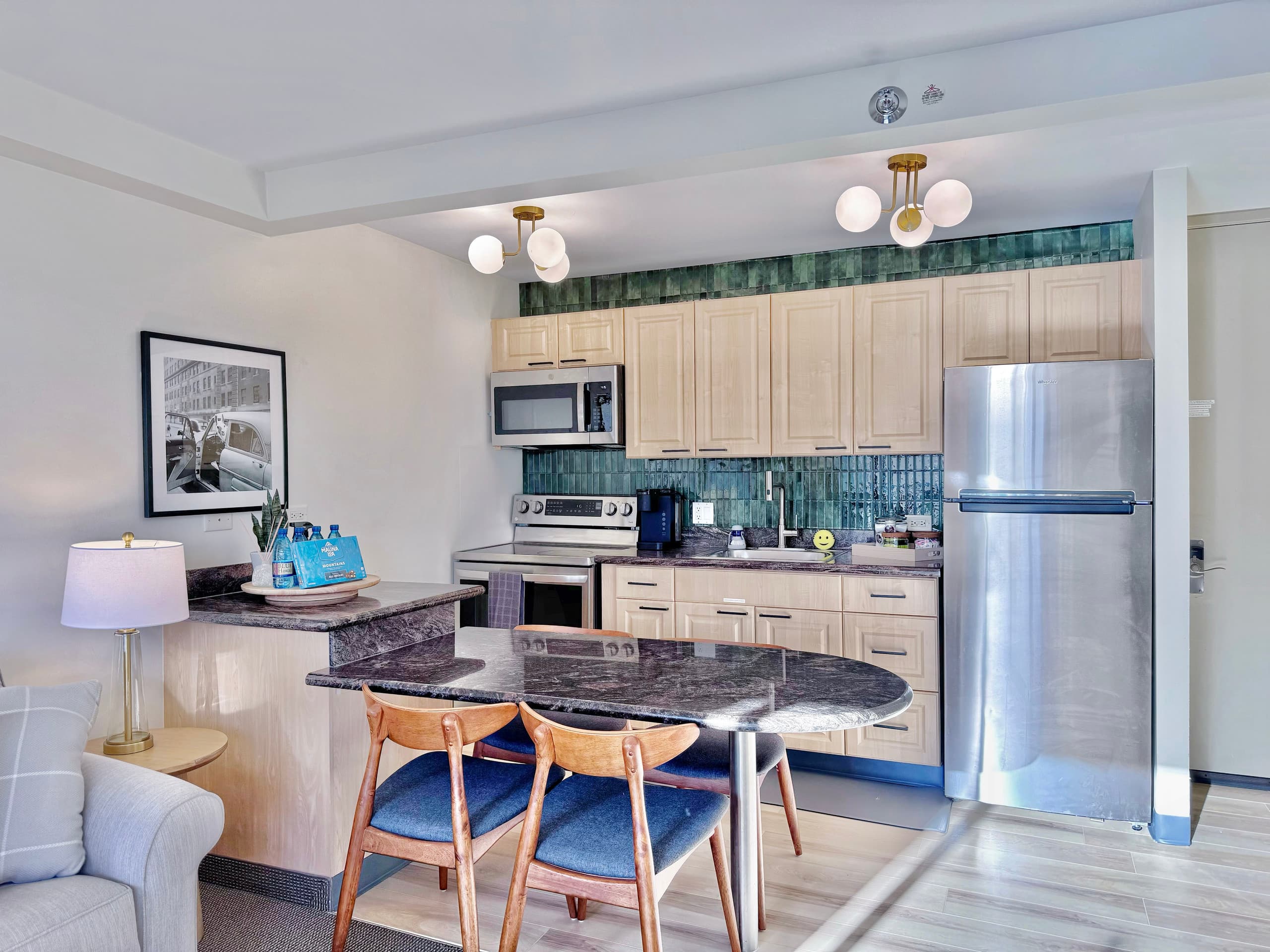 New! Mid-Century Island Style 1BR Condo~ - Image 19