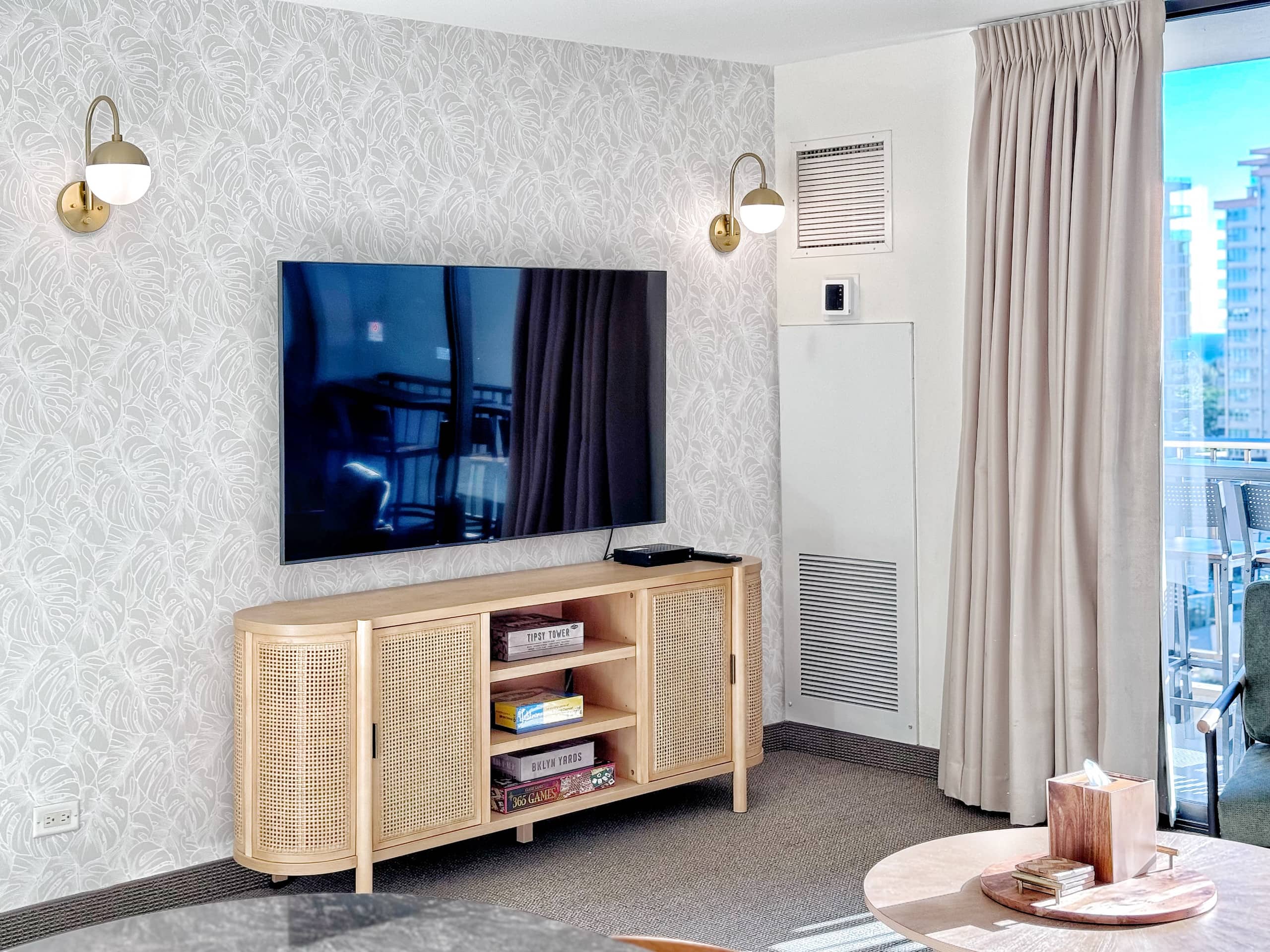 New! Mid-Century Island Style 1BR Condo~ - Image 11