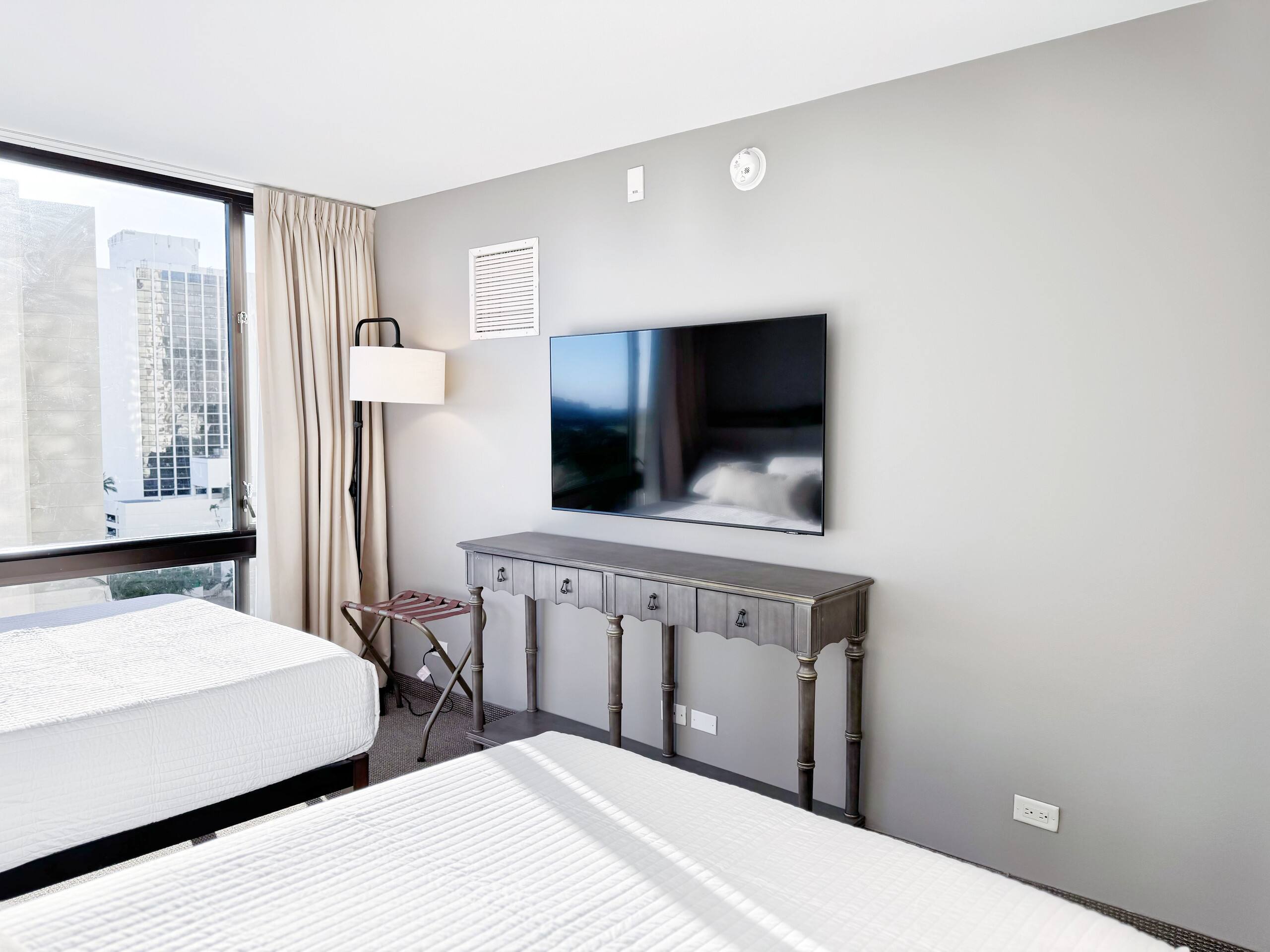 New! Mid-Century Island Style 1BR Condo~ - Image 39