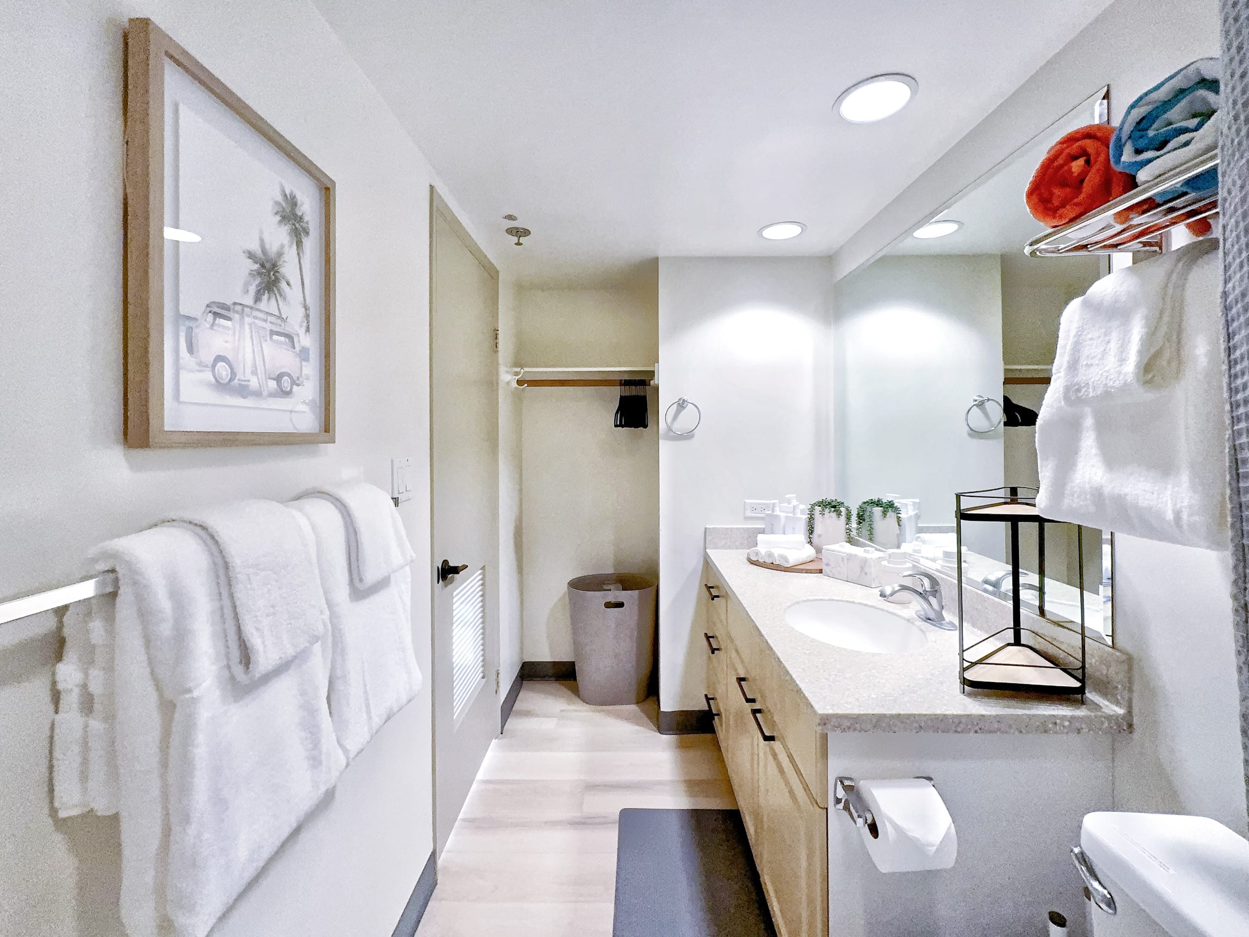 New! Mid-Century Island Style 1BR Condo~ - Image 42