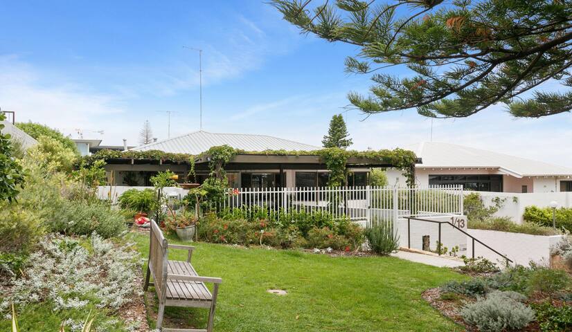 Home with Ocean Views gallery image 3