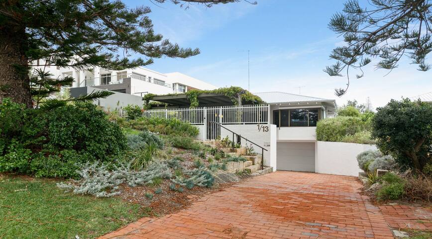 Home with Ocean Views gallery image 2