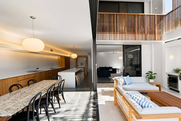 The Retreat – central Byron Bay, luxury, pool. gallery image 5