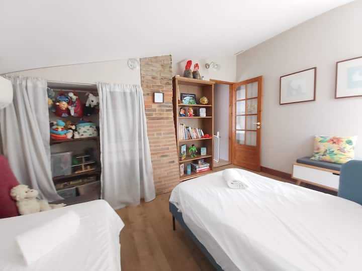 Детски игри и играчки 