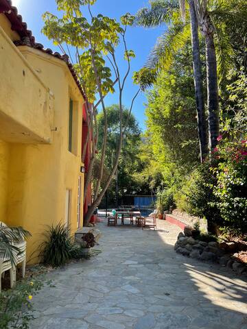 Unique, Colorful Spanish Gem gallery image 3