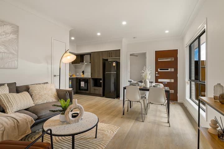 Cozy Home Mins From Grand Plaza Shopping & Dining - Springwood