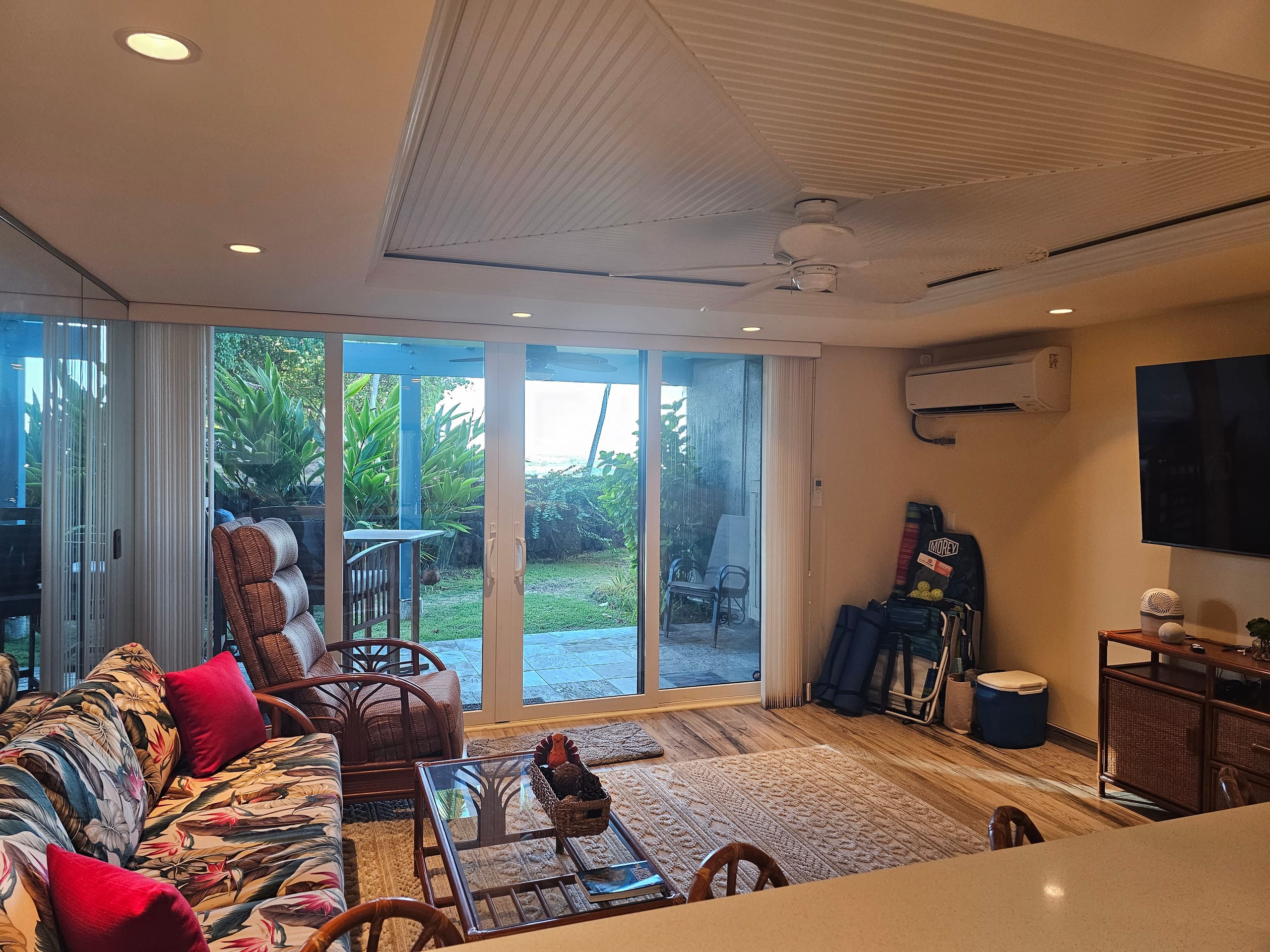 Condo in Kailua-Kona · ★4.95 · 1 bedroom · 2 beds · 1 private bath - Image 2