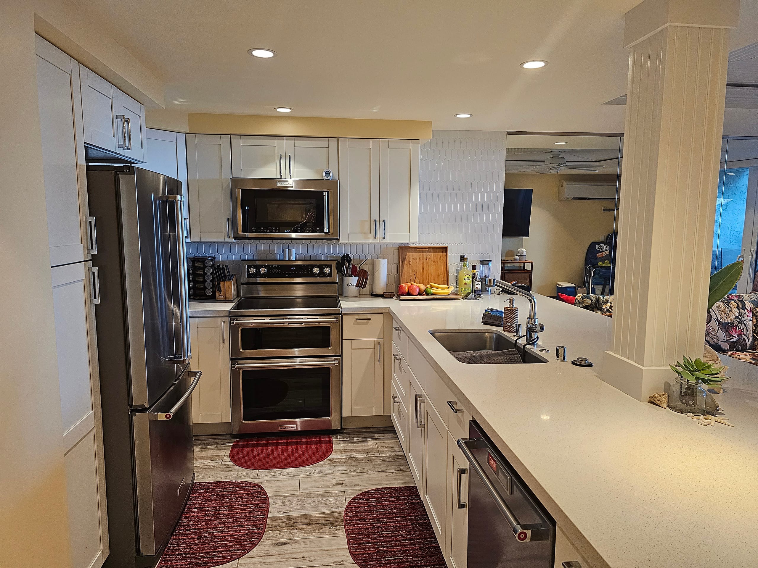 Condo in Kailua-Kona · ★4.95 · 1 bedroom · 2 beds · 1 private bath - Image 9
