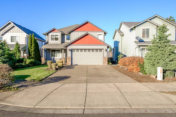 Willamette Valley Retreat w/hot tub gallery image 2