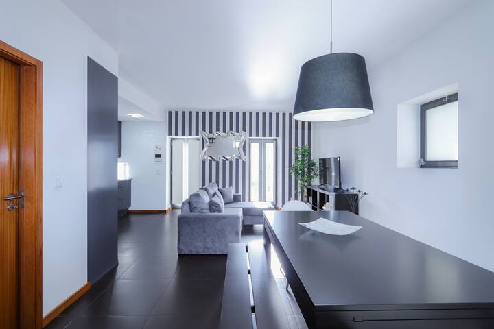 Panoramic River View Downtown With Terrace gallery image 5