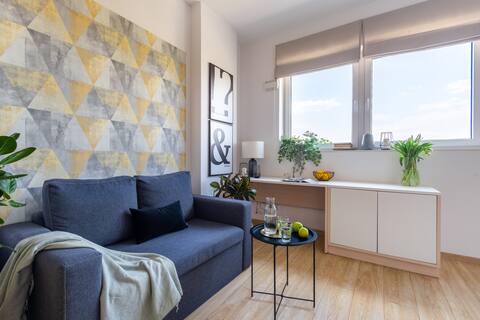 Top performing Airbnb: 2-person apartment with a sofa bed in Plac Grunwaldzki