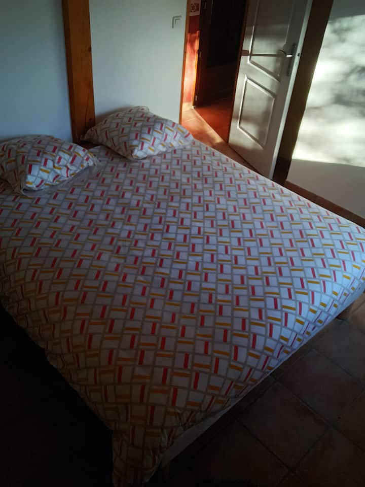 საძინებელი 1