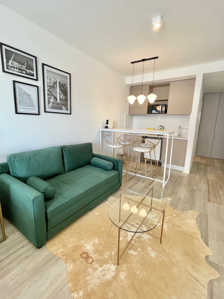 Divan me fjetje dhe bar për mëngjes