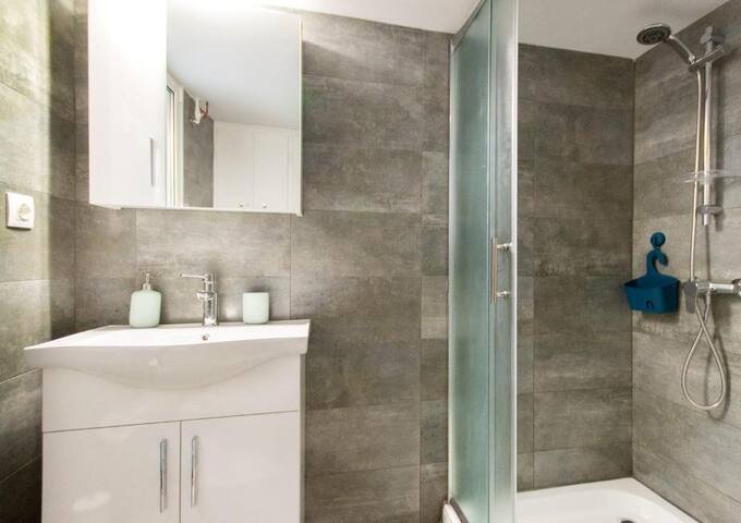 Athens Penthous at Centre gallery image 3