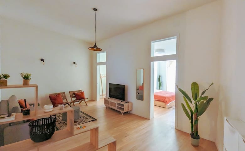 In the Heart of Madrid, Walking Distance to Sol