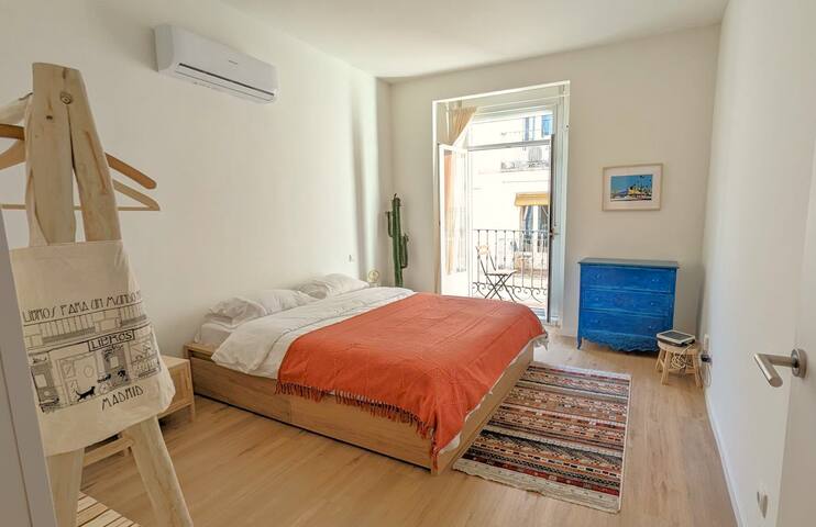 In the Heart of Madrid, Walking Distance to Sol gallery image 2