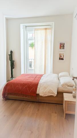 In the Heart of Madrid, Walking Distance to Sol gallery image 3