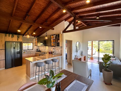 Cozy and modern country house near AirportMDE