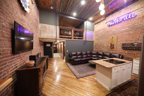 Rockstar Mansion By Broadway