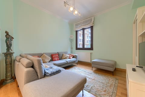 Propiedad de Airbnb exitosa: Charm and Comfort Calle Epalza -Your Family Bilbao en Bizkaia