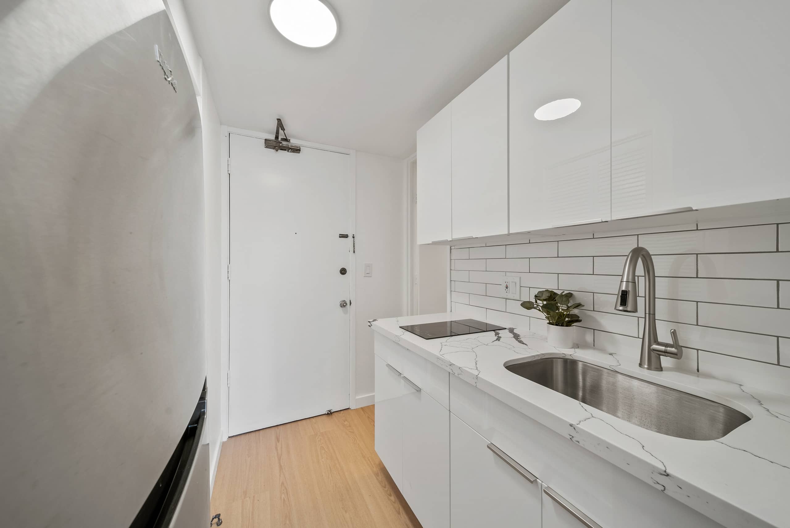 Clean & Stylish Studio in Waikiki - Image 5