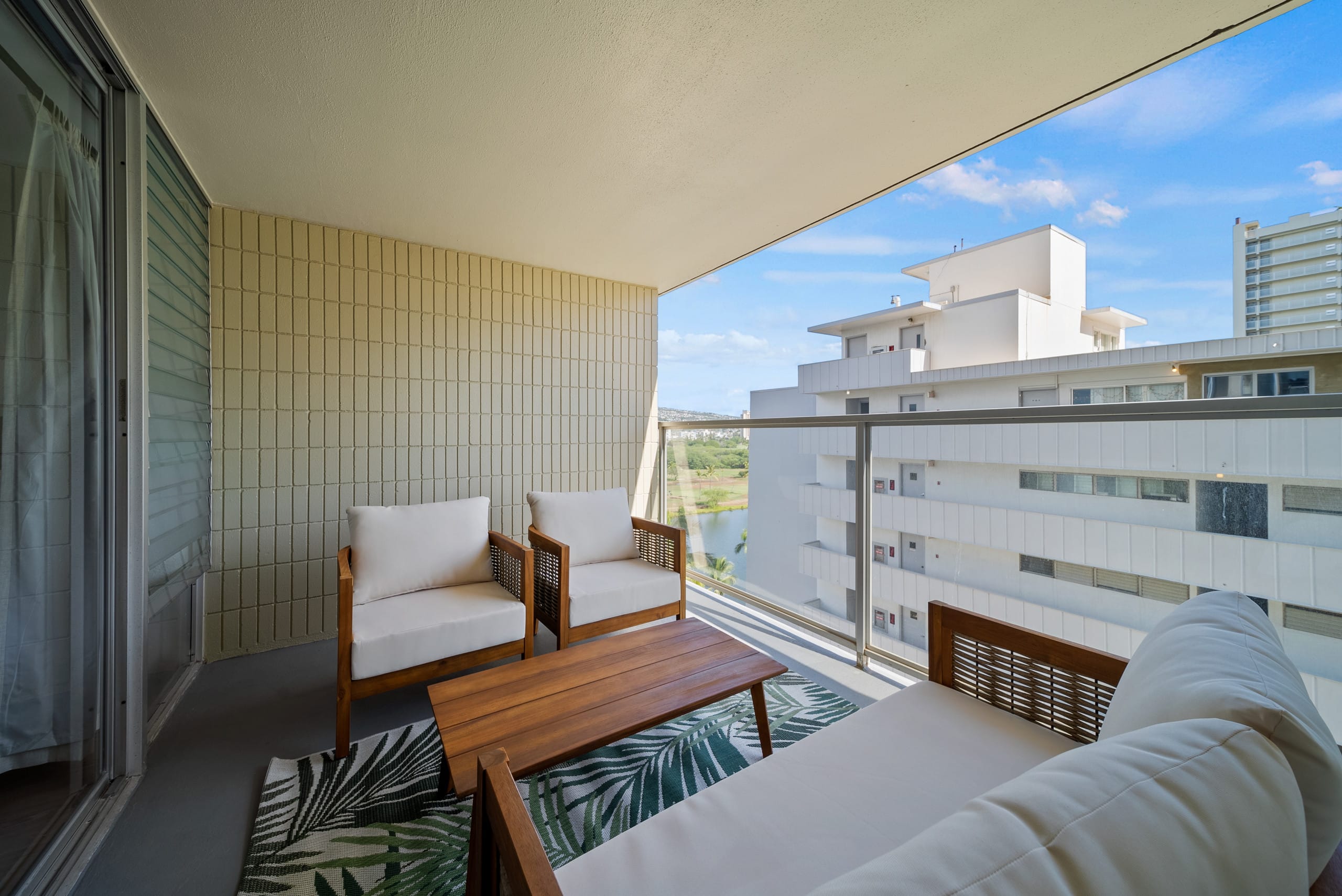 Clean & Stylish Studio in Waikiki - Image 12