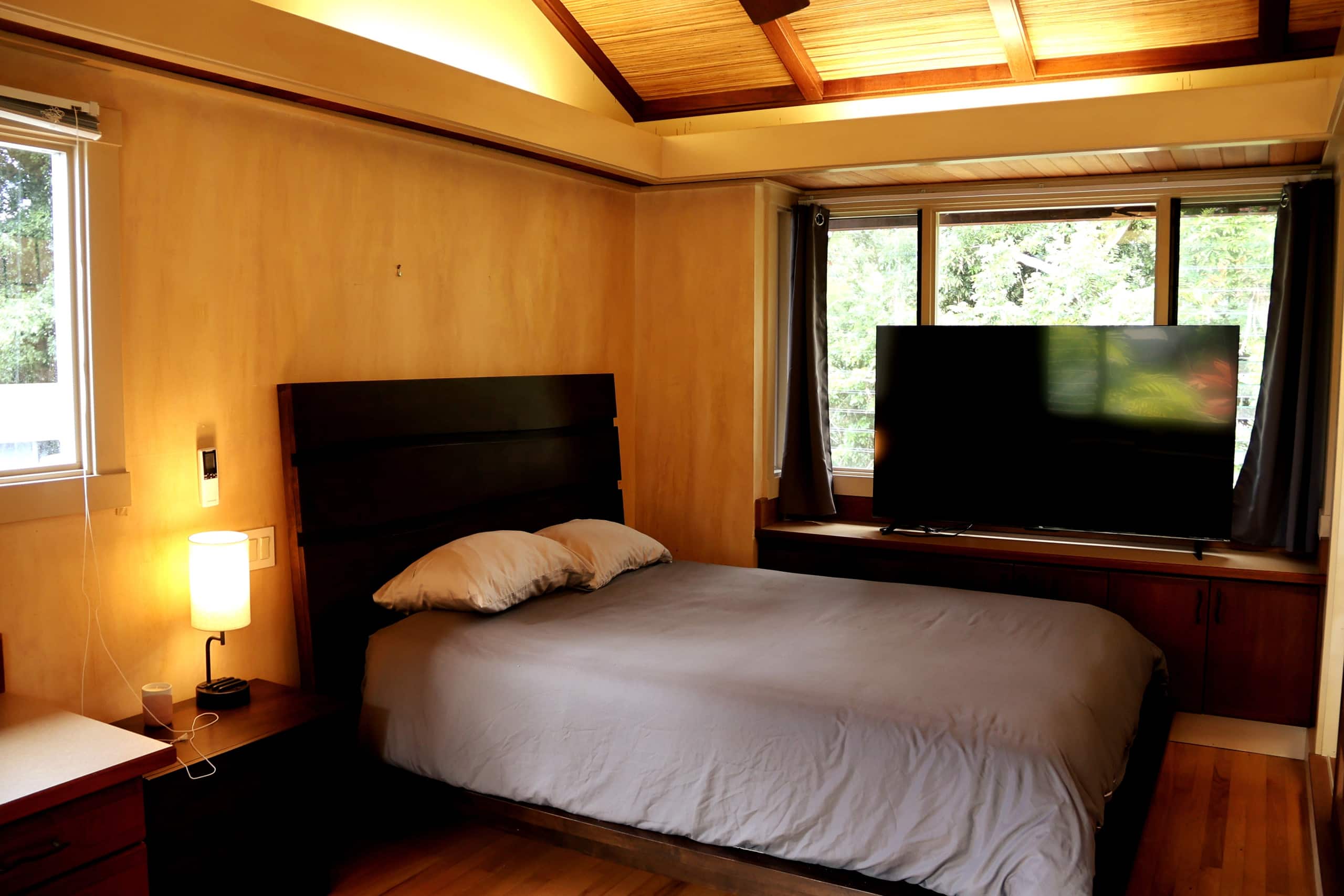 Zen Cozy Private Vacation House - Photo 16
