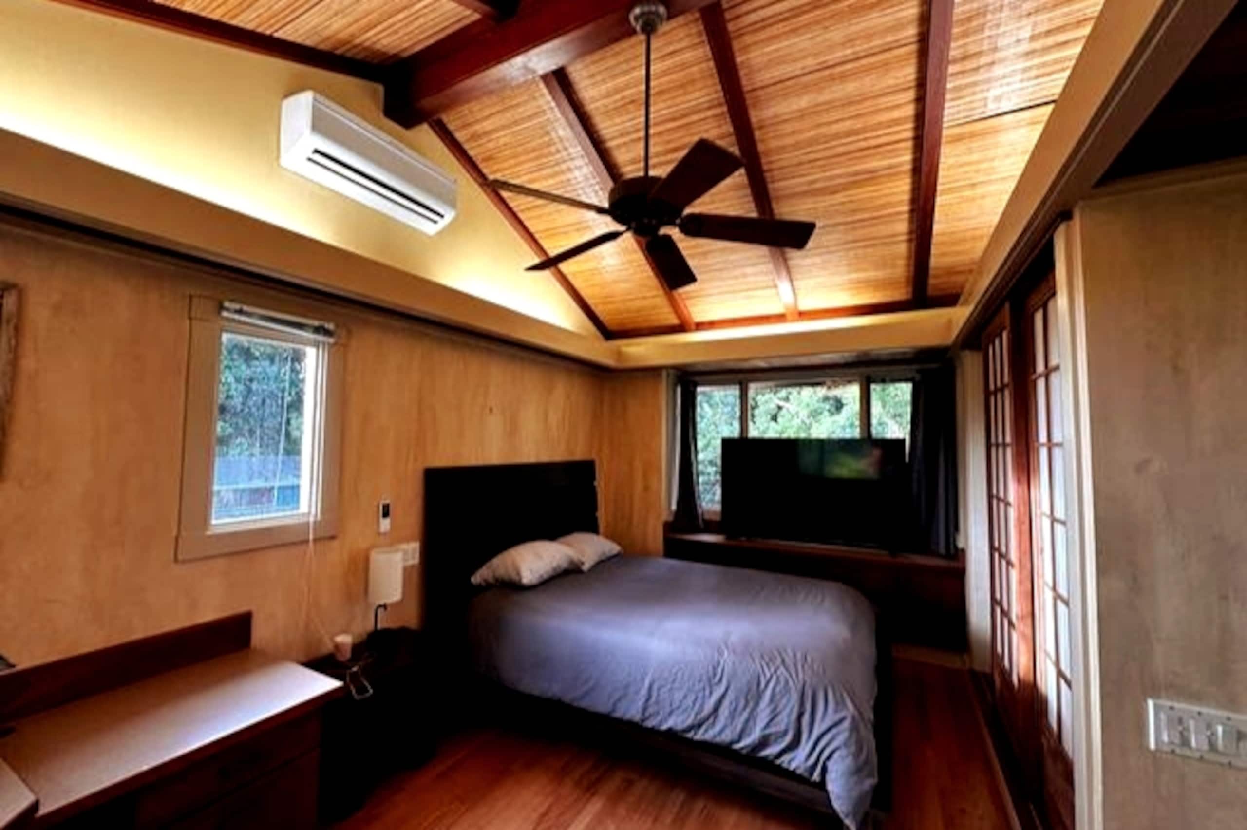 Zen Cozy Private Vacation House - Photo 13