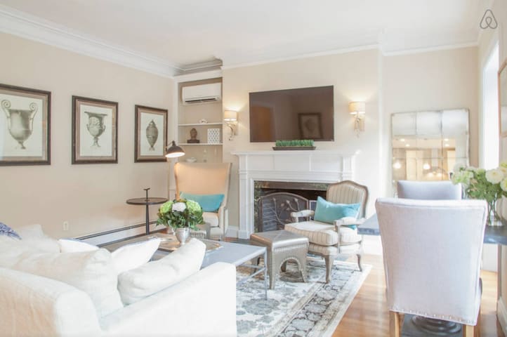 Renovated 2BR | 1.5BA on Charles St gallery image 2