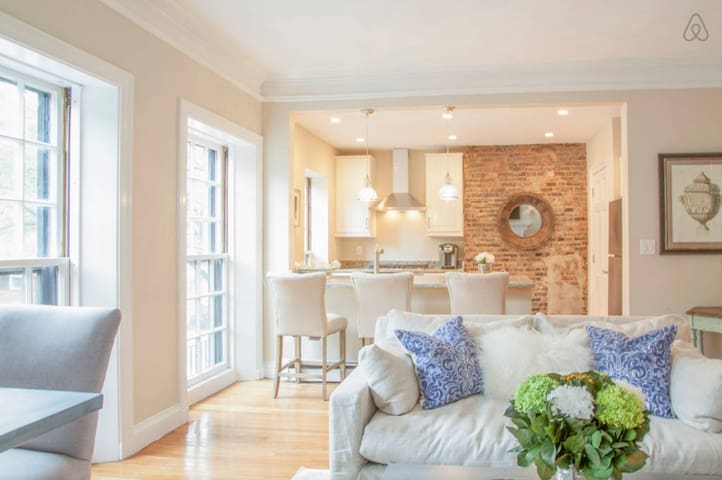 Renovated 2BR | 1.5BA on Charles St gallery image 3