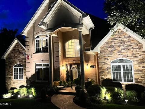 Hillside Retreat Paradise