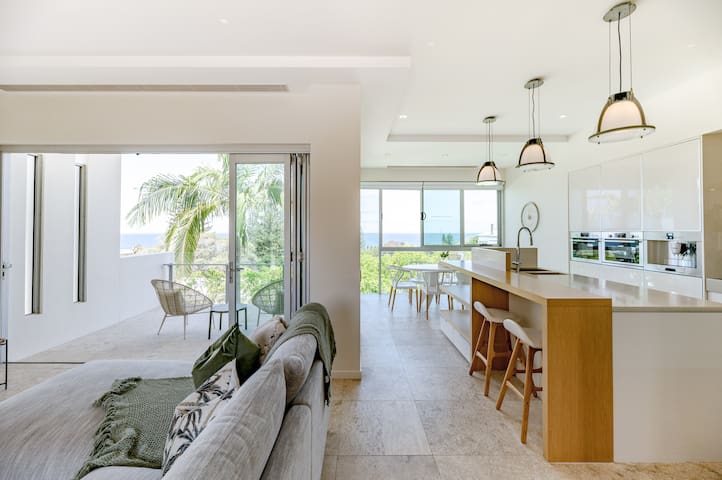 The Platinum Luxe Residence in Sunshine Beach