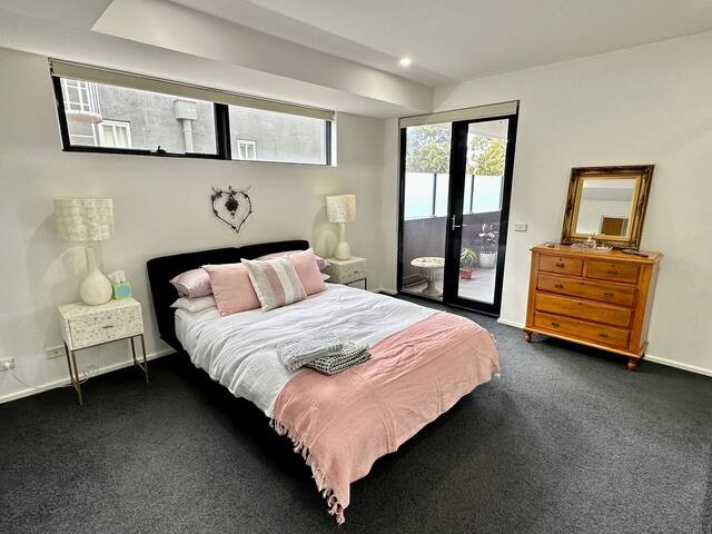 Sub Penthouse – St Kilda West gallery image 5