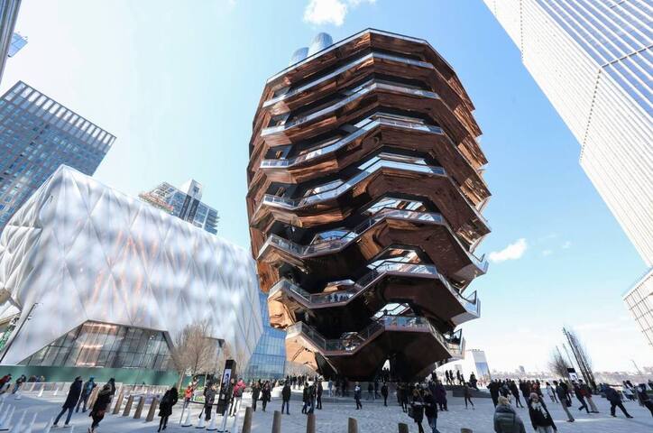 Chelsea Beautiful 2 Bedroom Apt gallery image 5