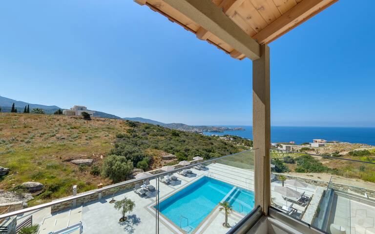 3bedroom Sea View Suite with Breakfast and Pool