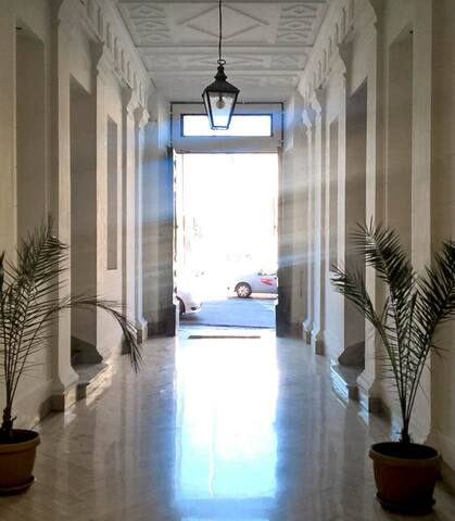 Colosseum Luxury Apartment gallery image 4