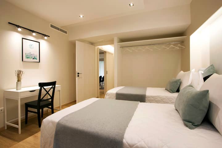 חדר שינה 1 / פסיפס - מוגדר כ -2 מיטות יחיד ונוח לחלוטין.