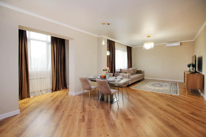 Modern, Spacious And Elegant Apt 79 - カザフスタン