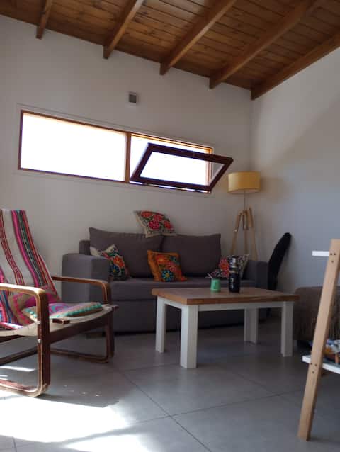 Anuncio de Airbnb popular: Beautiful house with a large terrace! en Plaza Peralta Ramos