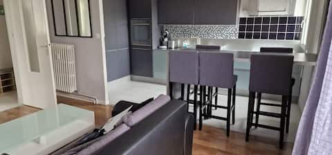 Urban Retreat: Chic with Balcony