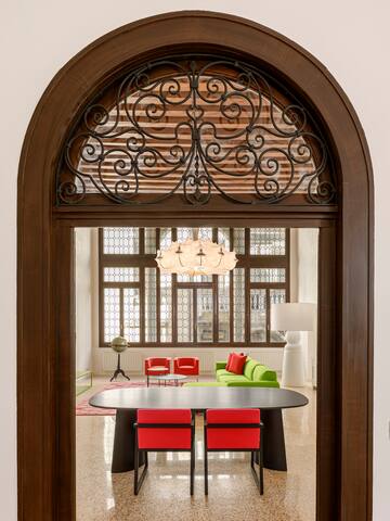 Girasole. Very bright duplex in an Italian palace gallery image 2