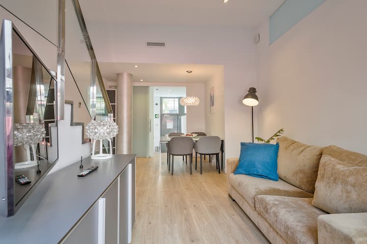 Family Apartment With Terrace Lugaris Rambla - 바르셀로나
