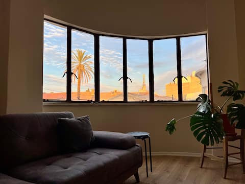 Stylish and Spacious Old City Apartment